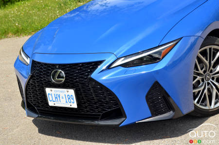 2022 Lexus IS 500 F Sport Performance, front grille